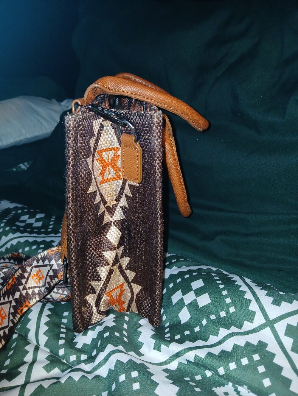 Small Aztec Themed Handbag - Picture 3 of 4